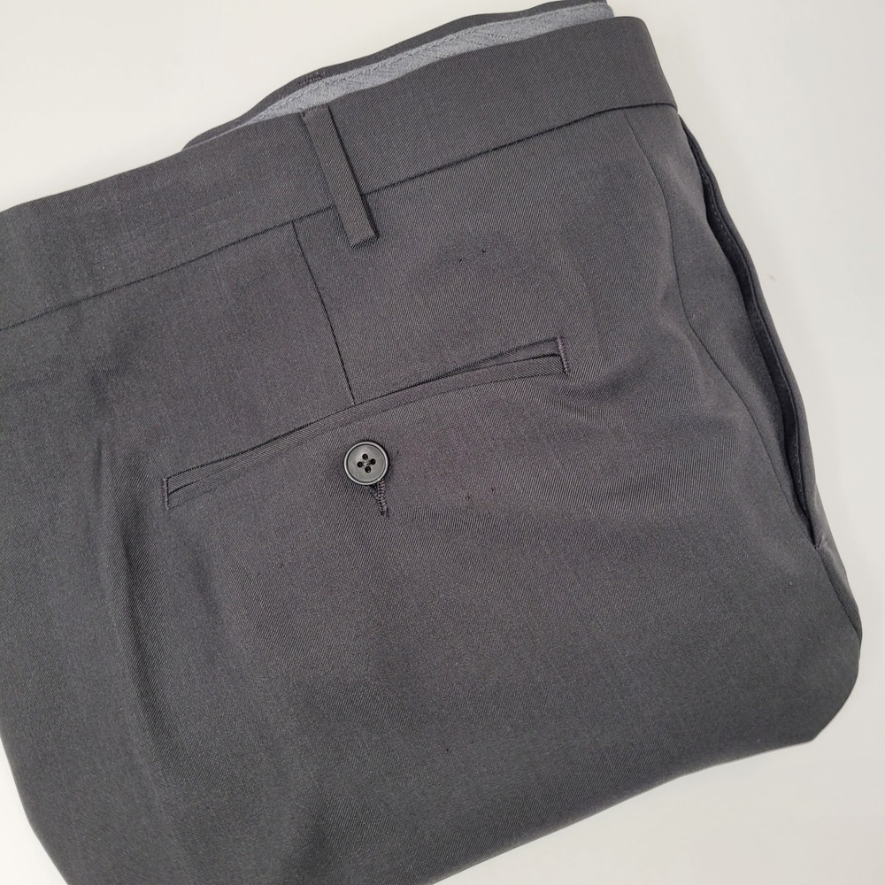 Haggar Dress Pants Mens 46x30 Gray Excellent Premium Comfort Straight Fit